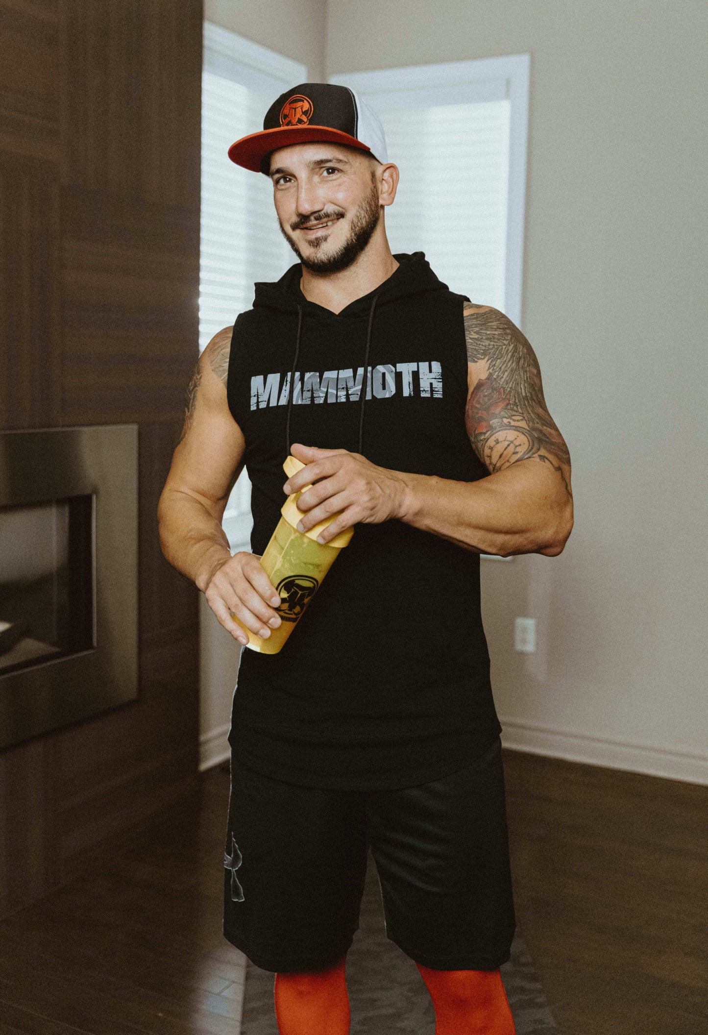 :: MAMMOTH CLASSIC SLEEVELESS HOODIE - BLACK