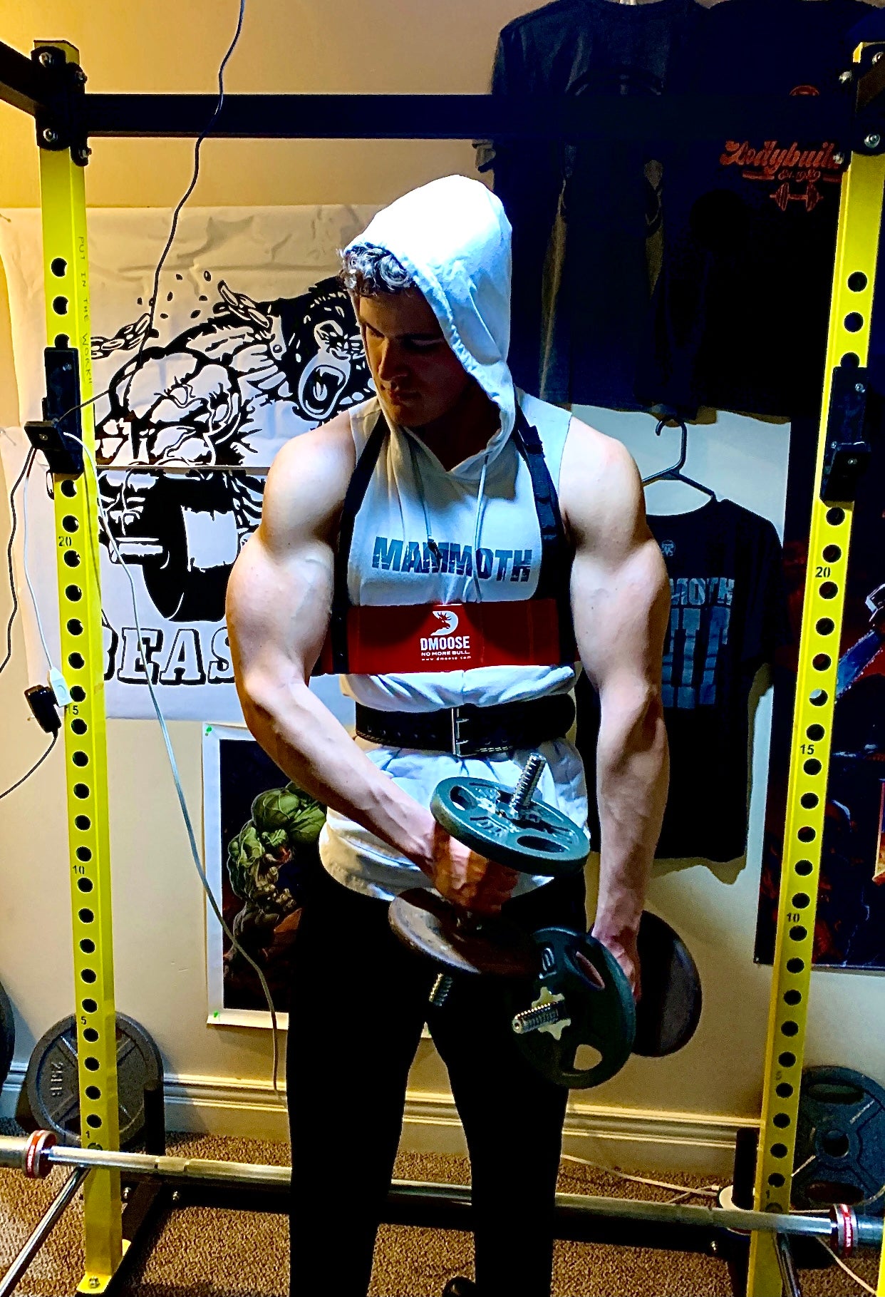 MAMMOTH White drop Sleeveless Hoodie. Show off your hard work at the gym or home workout. Weight training apparel. Bodybuilding. Men's Fitness Apparel. Canada. Men's training tank.